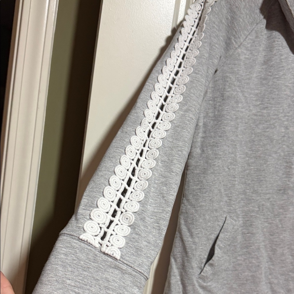 Lilly Pulitzer Light Gray Lace-Trim Long Sleeve Mini Dress slipper popover - Picture 6 of 10